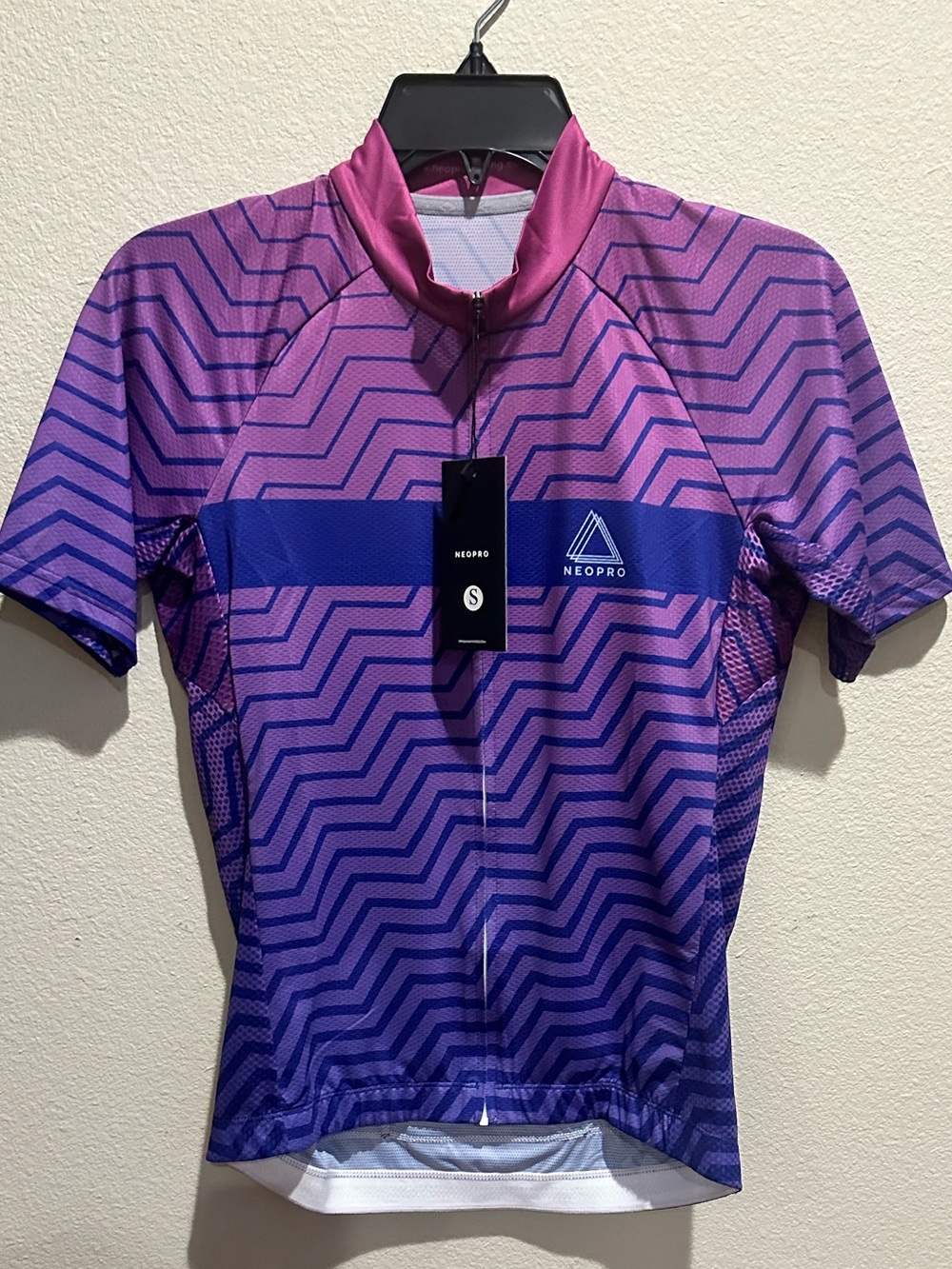 NWT NeoPro Women’s Cycling Jersey, Size Small